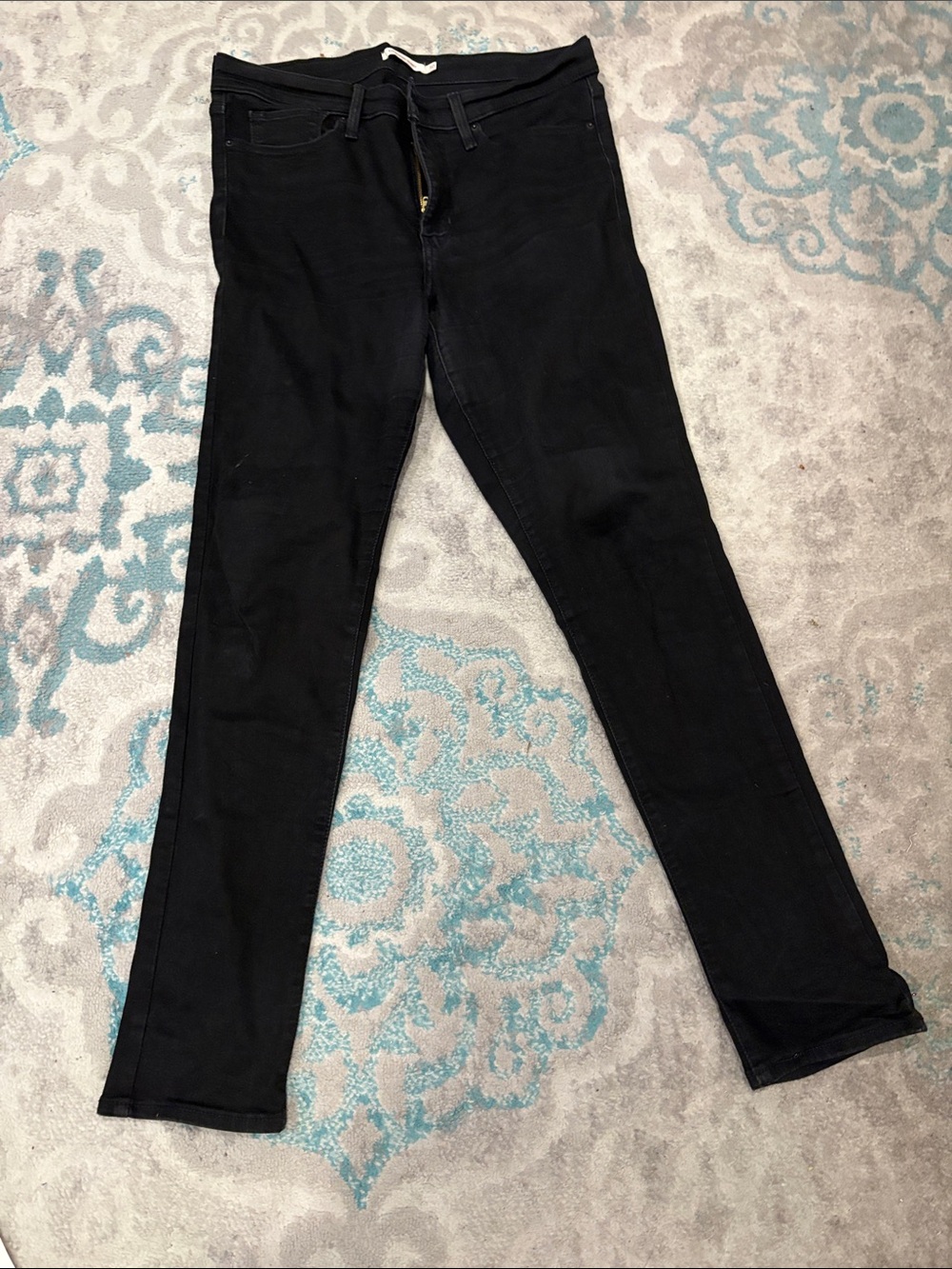 311 Shaping Skinny Jeans in Washed Black